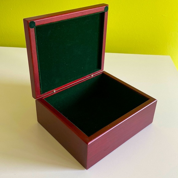 Storage Keepsake Award Jewelry Watch Mahogany Hinged Wood Felt Lined Box w frame - Picture 2 of 12